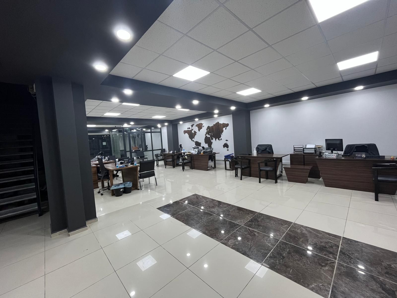 İzmir'de tamamlanmış komple ofis tadilatı projesi